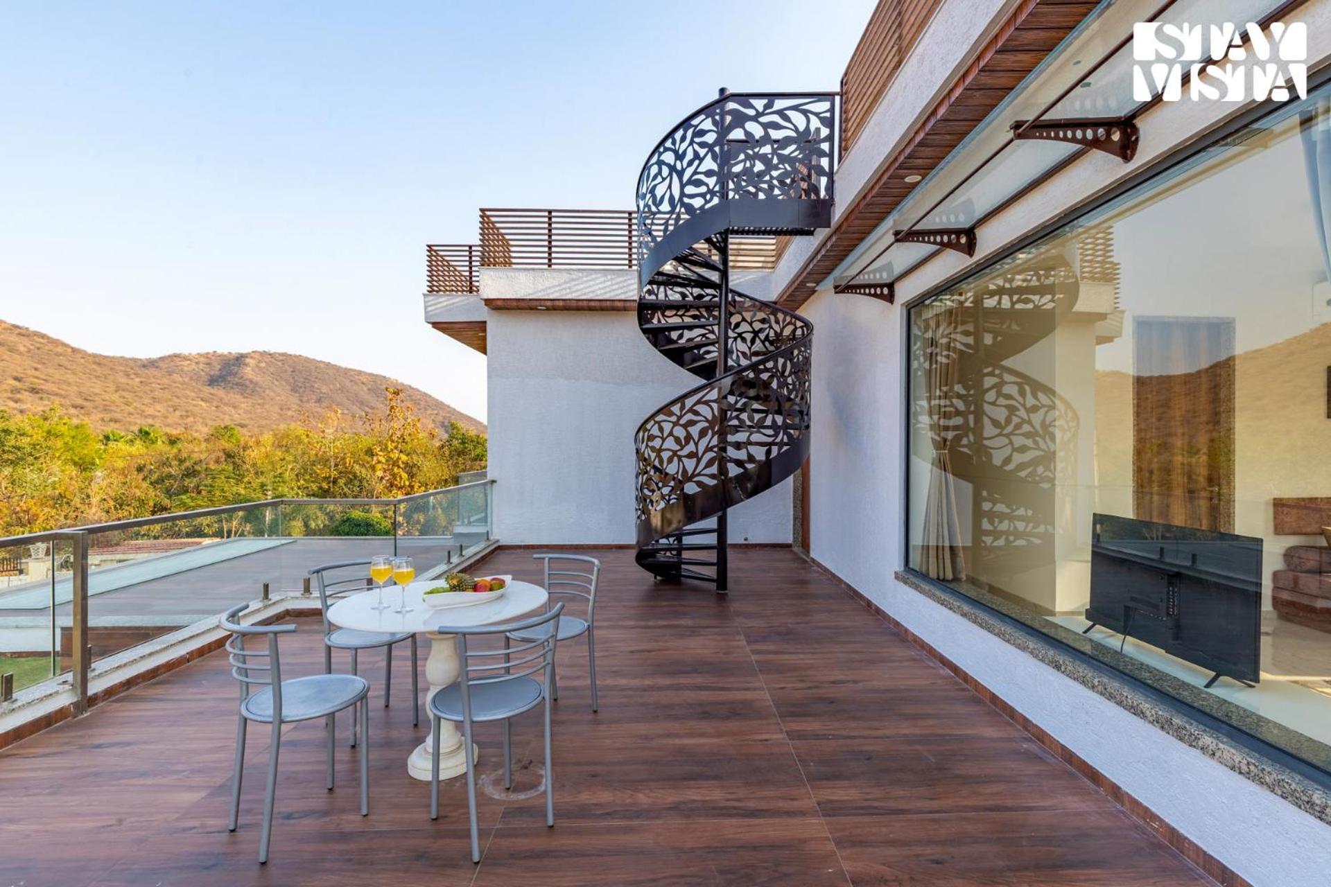 Stayvista'S Bella Dream - Mountain-View With Outdoor Pool, Lawn Featuring A Gazebo & Indoor Games Udaipur Bagian luar foto