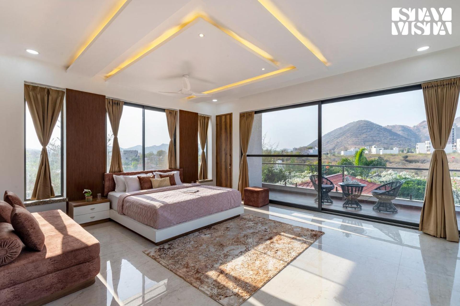 Stayvista'S Bella Dream - Mountain-View With Outdoor Pool, Lawn Featuring A Gazebo & Indoor Games Udaipur Bagian luar foto