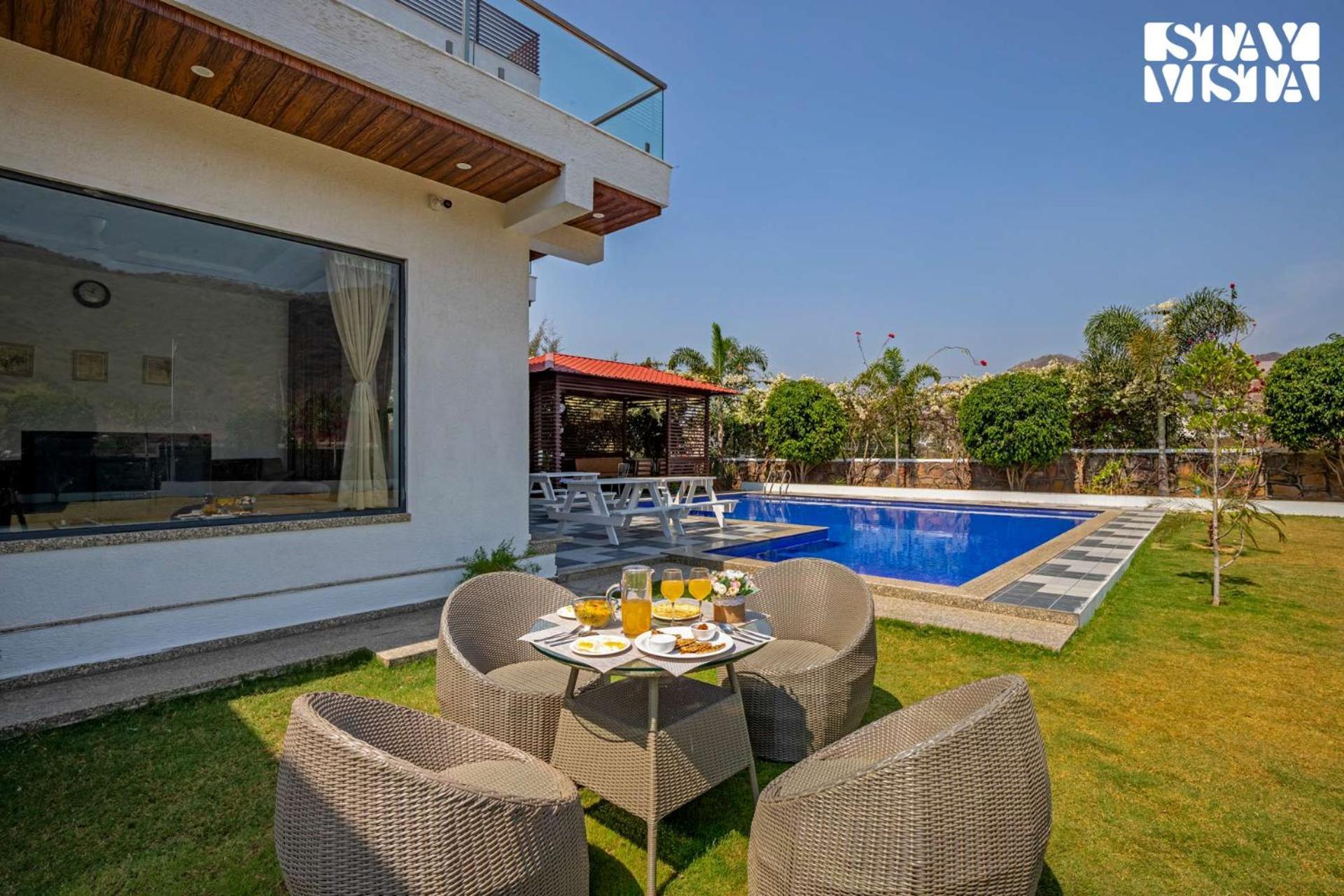Stayvista'S Bella Dream - Mountain-View With Outdoor Pool, Lawn Featuring A Gazebo & Indoor Games Udaipur Bagian luar foto
