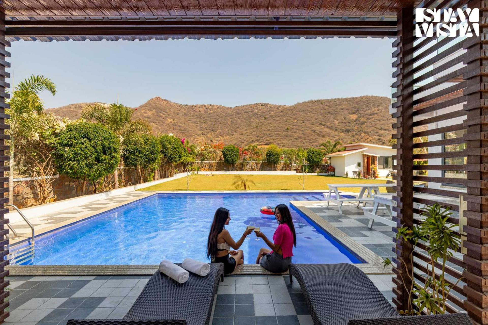 Stayvista'S Bella Dream - Mountain-View With Outdoor Pool, Lawn Featuring A Gazebo & Indoor Games Udaipur Bagian luar foto