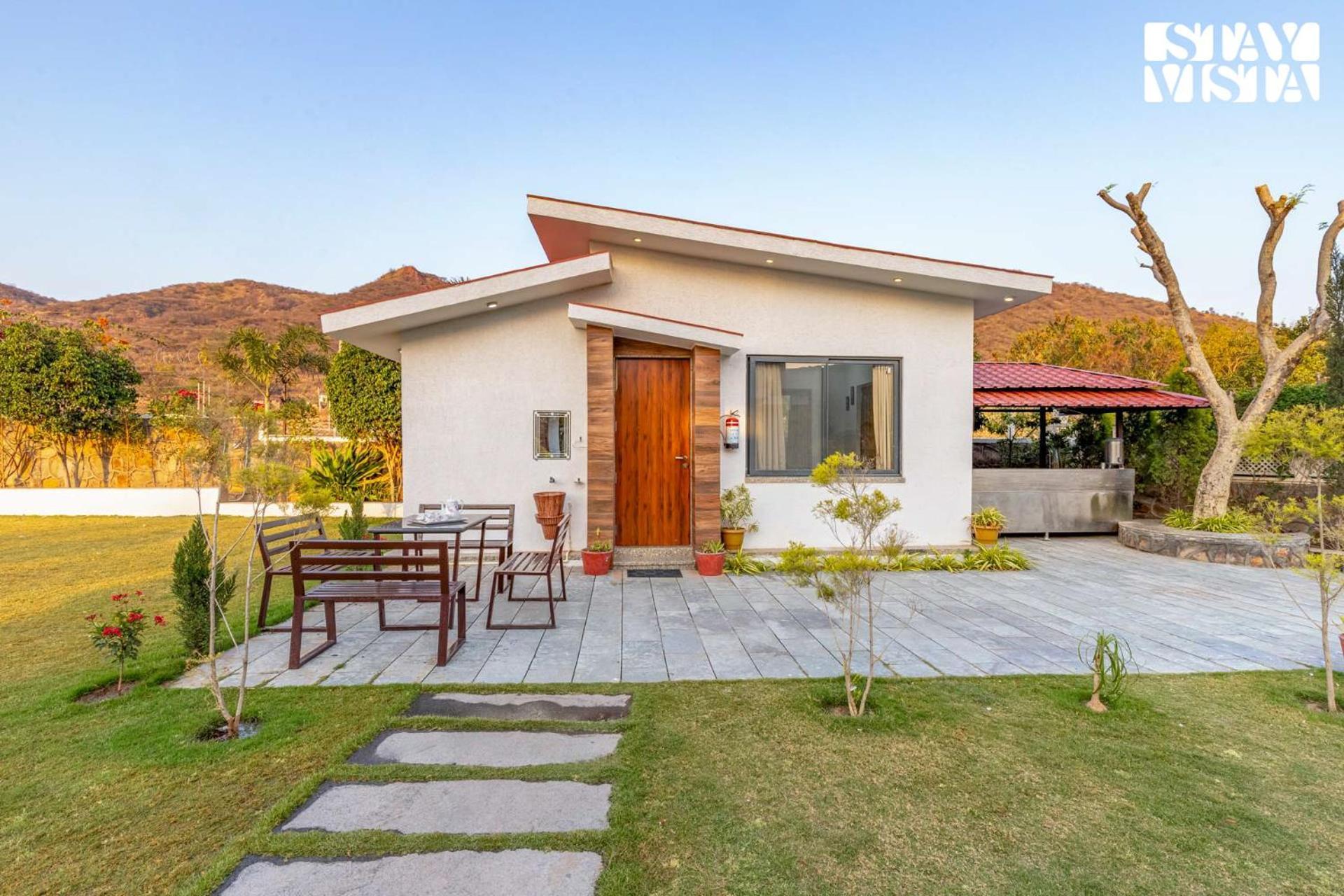 Stayvista'S Bella Dream - Mountain-View With Outdoor Pool, Lawn Featuring A Gazebo & Indoor Games Udaipur Bagian luar foto